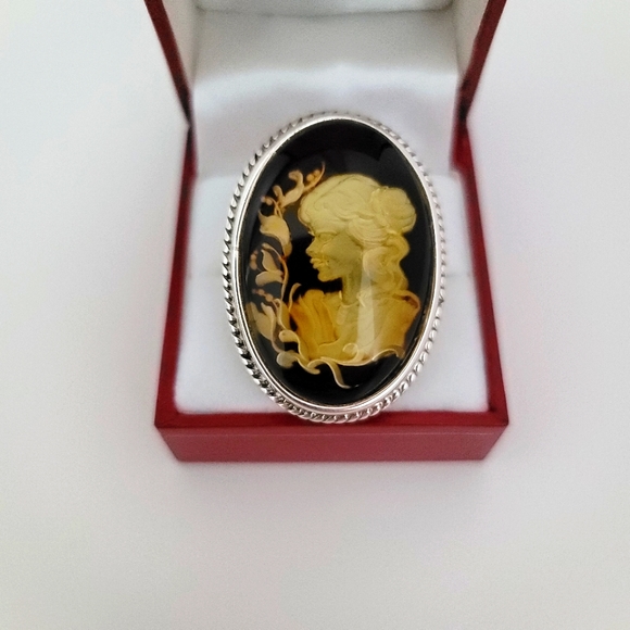 Ring with Baltic Amber - Picture 1 of 4
